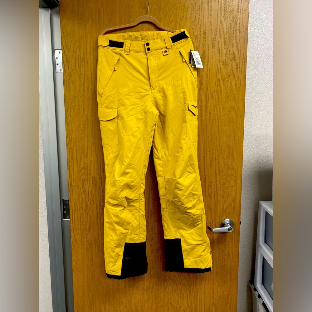 Arctix men’s snow sports cargo pants size small never worn new with tag